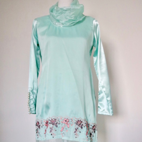 3-piece Pakistani designer embroidered satin suit - Picture 2 of 5